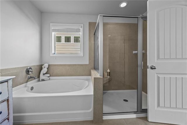 6520 Crosscreek Lane, Flowery Branch, GA 30542