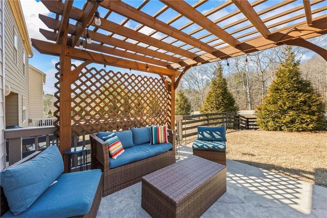 6520 Crosscreek Lane, Flowery Branch, GA 30542