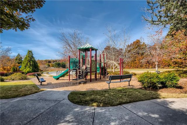 6520 Crosscreek Lane, Flowery Branch, GA 30542