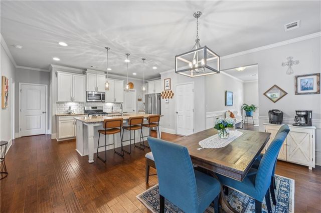 6520 Crosscreek Lane, Flowery Branch, GA 30542