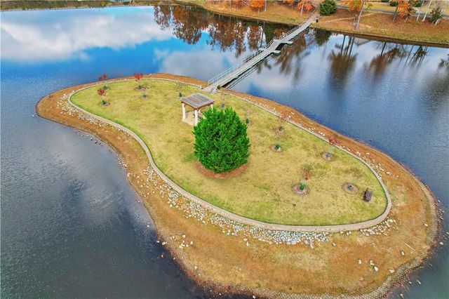 6520 Crosscreek Lane, Flowery Branch, GA 30542