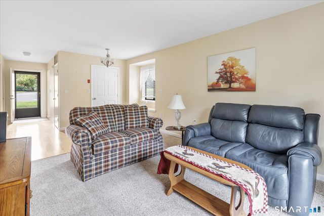 419 Asbury Ridge 419, Shelton, CT 06484