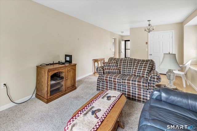 419 Asbury Ridge 419, Shelton, CT 06484