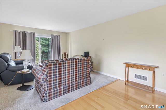 419 Asbury Ridge 419, Shelton, CT 06484