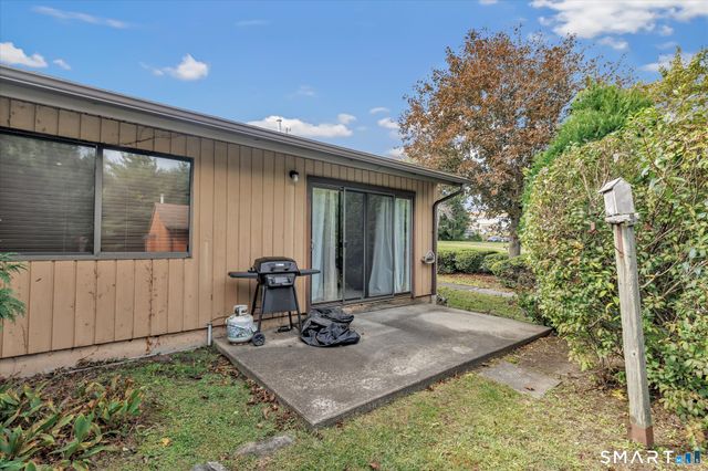 419 Asbury Ridge 419, Shelton, CT 06484