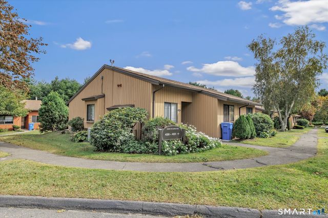 419 Asbury Ridge 419, Shelton, CT 06484