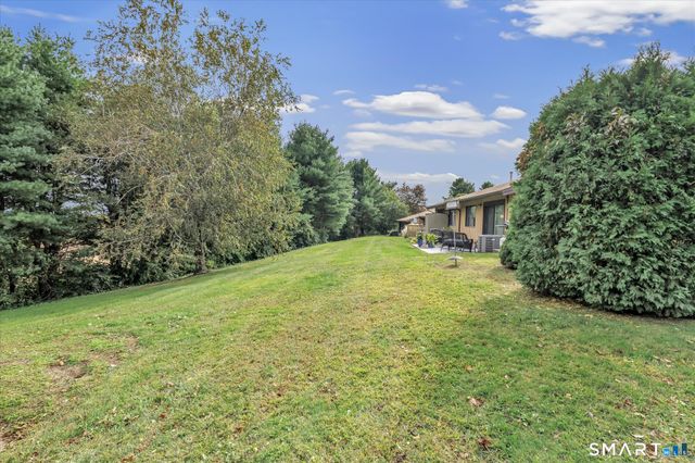 419 Asbury Ridge 419, Shelton, CT 06484