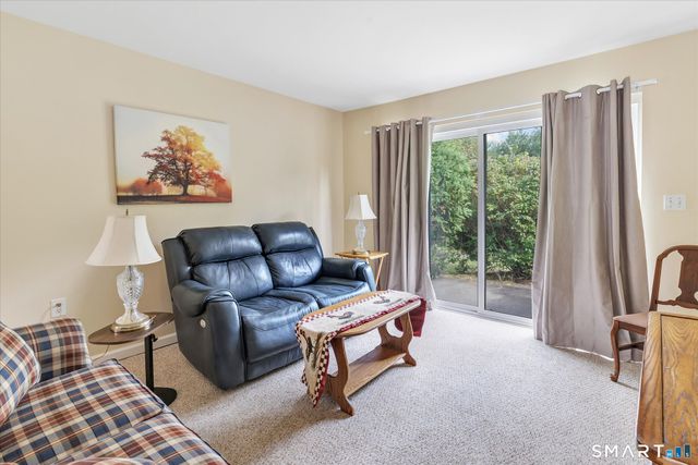 419 Asbury Ridge 419, Shelton, CT 06484