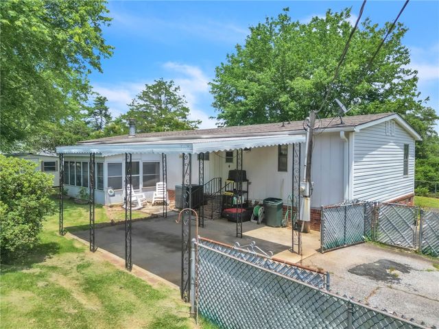 207 Wallace Drive, Easley, SC 29640