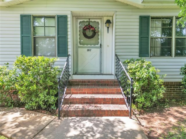 207 Wallace Drive, Easley, SC 29640