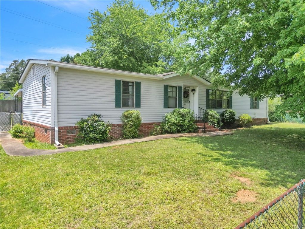 207 Wallace Drive, Easley, SC 29640