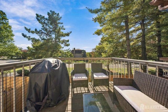 6102 N oaks Boulevard, North Brunswick, NJ 08902