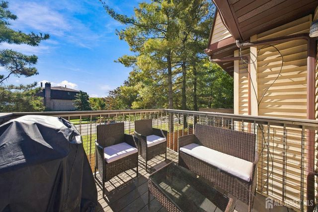 6102 N oaks Boulevard, North Brunswick, NJ 08902