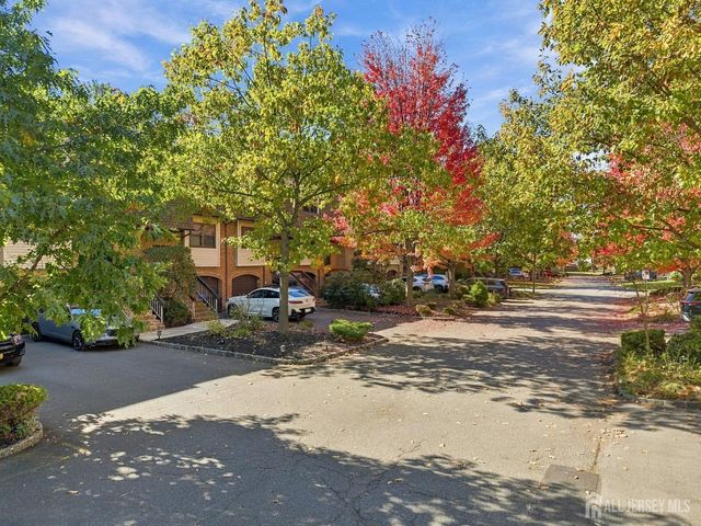 6102 N oaks Boulevard, North Brunswick, NJ 08902