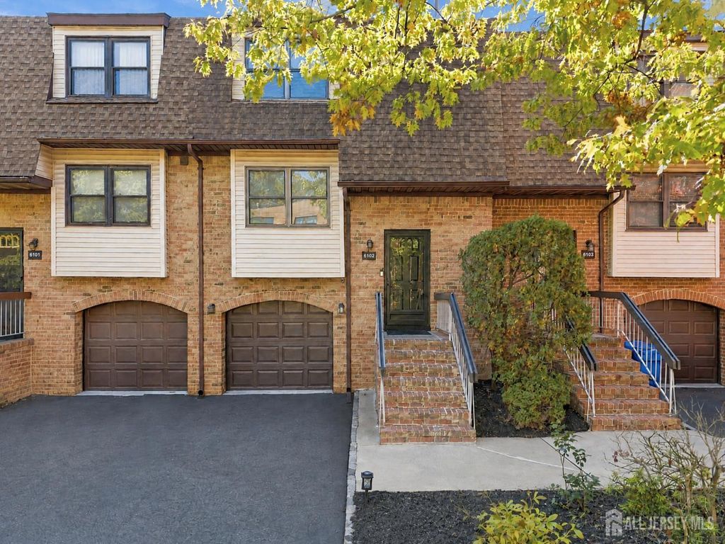 6102 N oaks Boulevard, North Brunswick, NJ 08902