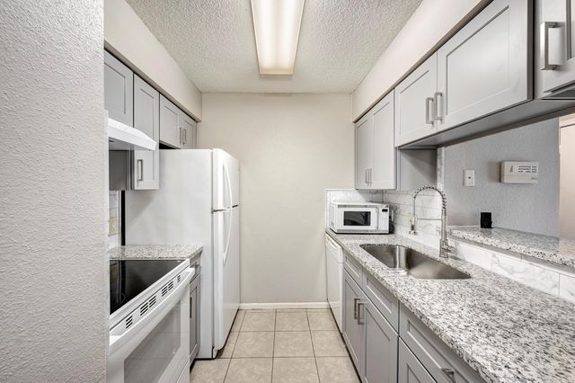 2120 El Paseo Street 2407, Houston, TX 77054