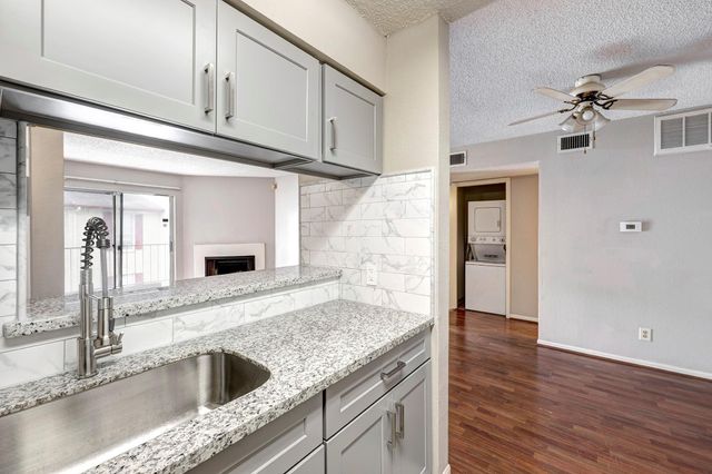 2120 El Paseo Street 2407, Houston, TX 77054