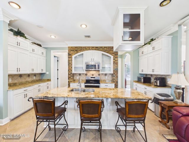 2406 Belle Ruelle Street, New Iberia, LA 70563