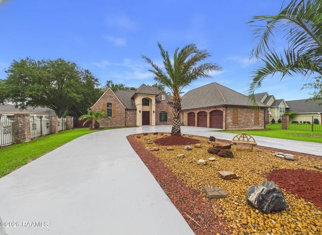 2406 Belle Ruelle Street, New Iberia, LA 70563