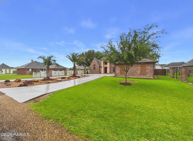 2406 Belle Ruelle Street, New Iberia, LA 70563