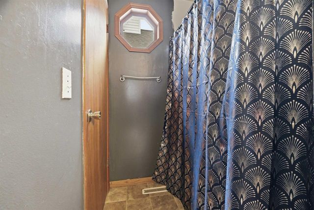 613 SHAWANO AVENUE, Oshkosh, WI 54901