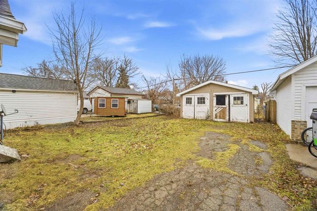 613 SHAWANO AVENUE, Oshkosh, WI 54901