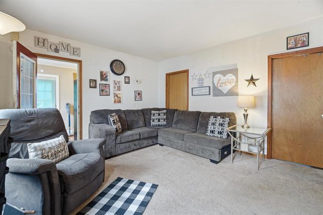 613 SHAWANO AVENUE, Oshkosh, WI 54901