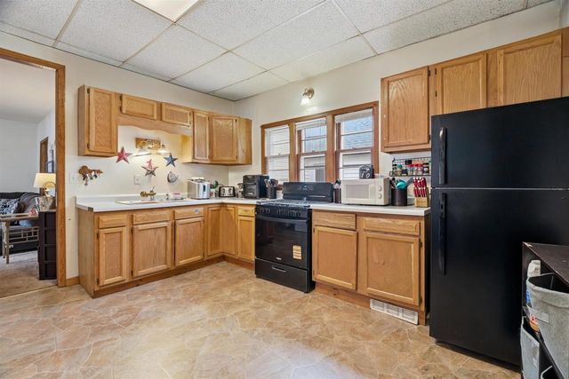 613 SHAWANO AVENUE, Oshkosh, WI 54901