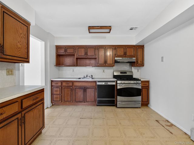 15 Pauline Court, Spring Valley, NY 10977