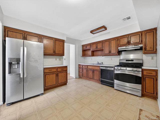 15 Pauline Court, Spring Valley, NY 10977