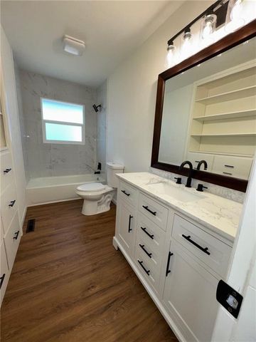 17293 E Cheyenne Drive, Independence, MO 64056