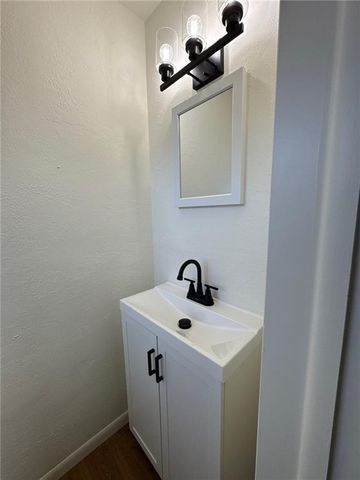 17293 E Cheyenne Drive, Independence, MO 64056