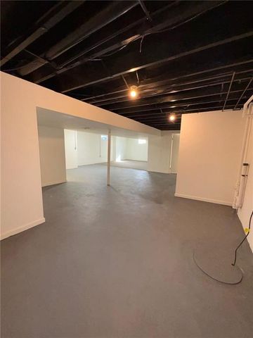 17293 E Cheyenne Drive, Independence, MO 64056