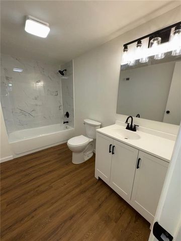 17293 E Cheyenne Drive, Independence, MO 64056