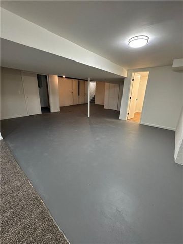 17293 E Cheyenne Drive, Independence, MO 64056