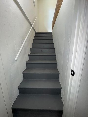 17293 E Cheyenne Drive, Independence, MO 64056