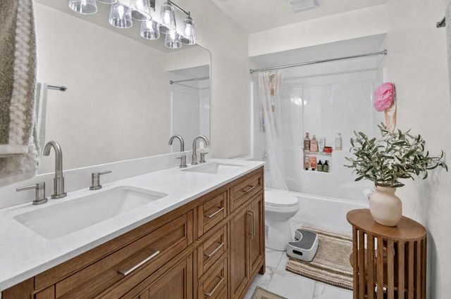 13043 W Lancaster AVENUE, Butler, WI 53007