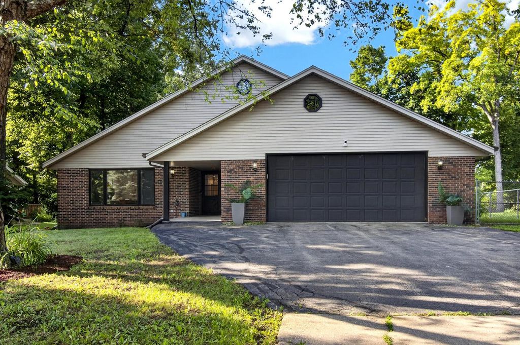 13043 W Lancaster AVENUE, Butler, WI 53007