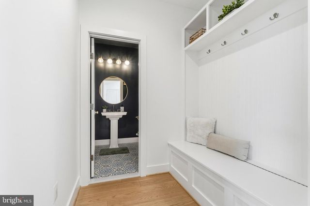 6806 FARRAGUT AVE, Falls Church, VA 22042