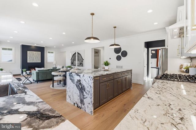 6806 FARRAGUT AVE, Falls Church, VA 22042