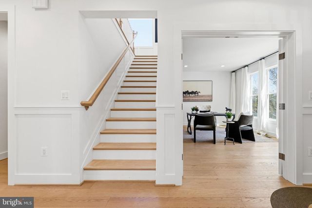 6806 FARRAGUT AVE, Falls Church, VA 22042