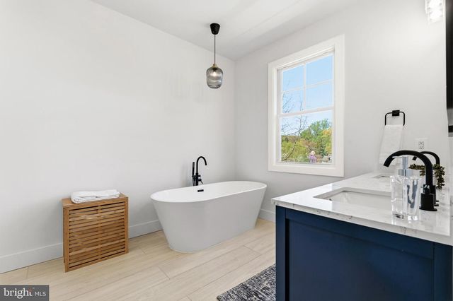 6806 FARRAGUT AVE, Falls Church, VA 22042