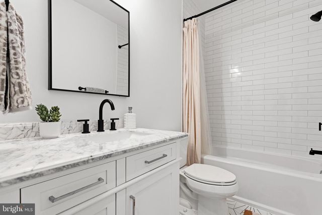 6806 FARRAGUT AVE, Falls Church, VA 22042