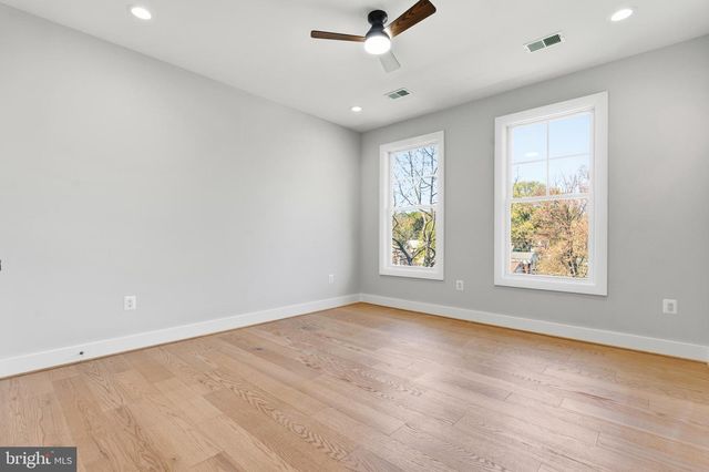 6806 FARRAGUT AVE, Falls Church, VA 22042
