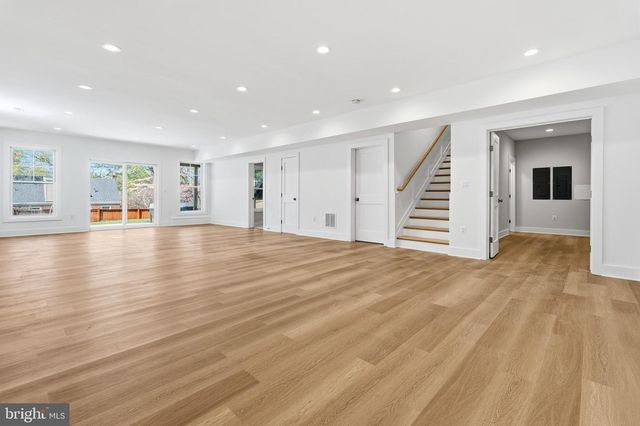 6806 FARRAGUT AVE, Falls Church, VA 22042