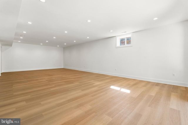 6806 FARRAGUT AVE, Falls Church, VA 22042