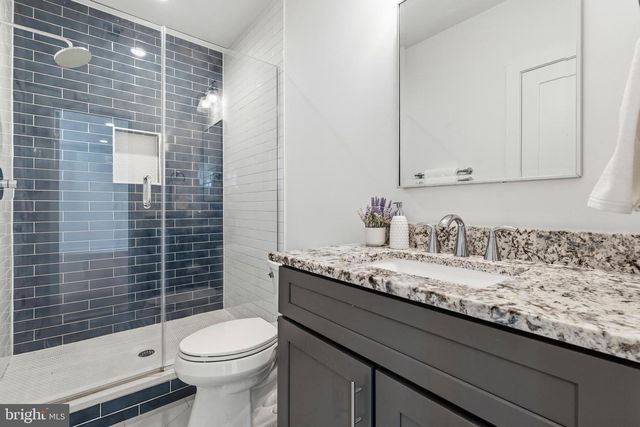 6806 FARRAGUT AVE, Falls Church, VA 22042