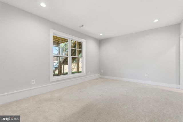 6806 FARRAGUT AVE, Falls Church, VA 22042