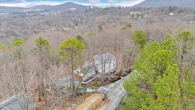 5025 Upland Game RD, Roanoke, VA 24018