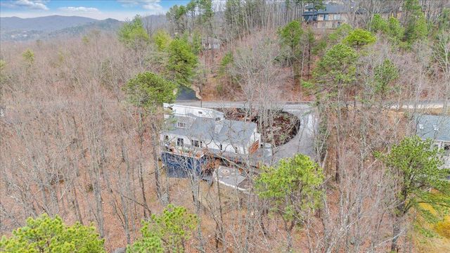 5025 Upland Game RD, Roanoke, VA 24018